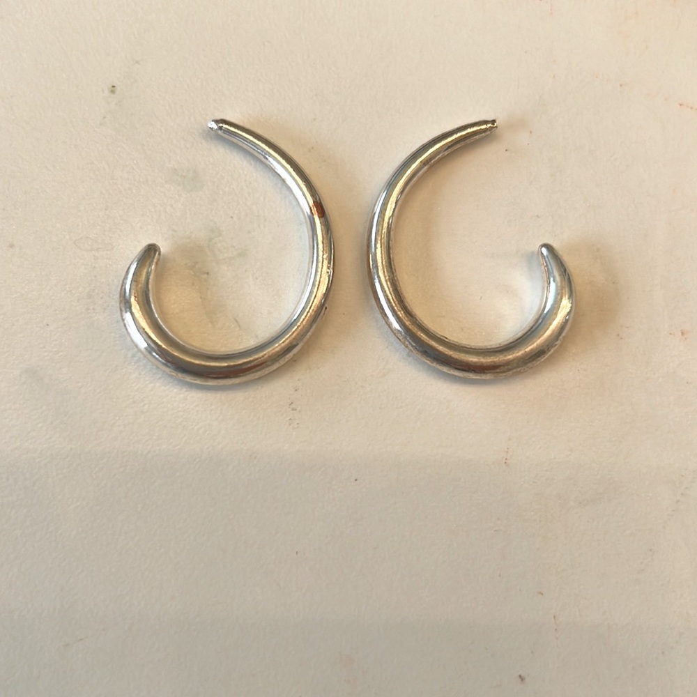 Silver Hoop Earrings 1.25 inches long, preloved - Picture 3 of 5